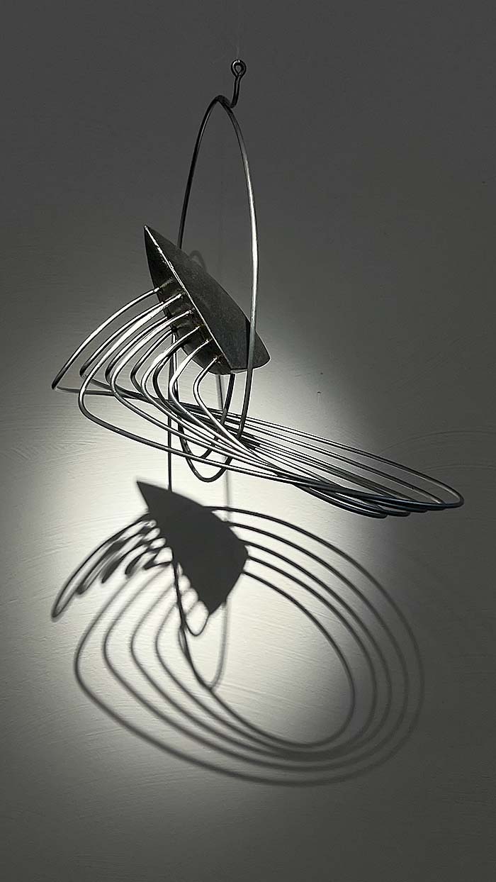 space odyssey - Stahl und Draht, geölt, 2024, Breite 40 cm, 2024